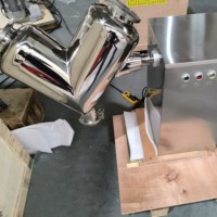 Petit mélangeur et distributeur de poudre sèche en forme de V en acier inoxydable électrique rotatif