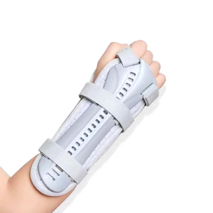Attelle de poignet réglable et respirante Degao avec double attelle en aluminium pour fracture, entorse et soutien post-opératoire - Product Image 3