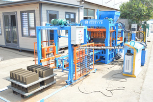 Venta Directa de Fábrica, Máquina para Hacer Bloques de Hormigón QT4-15, Maquinaria Automática para Fabricar Ladrillos de Cemento, Mejor Precio - Product Image 3