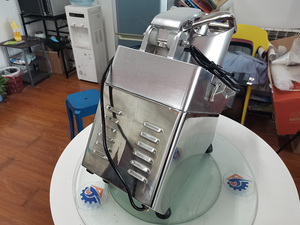 Machine <span class=keywords><strong>à</strong></span> râper le <span class=keywords><strong>fromage</strong></span> mozzarella finement, coupe-<span class=keywords><strong>fromage</strong></span> <span class=keywords><strong>électrique</strong></span> industriel <span class=keywords><strong>de</strong></span> <span class=keywords><strong>table</strong></span> pour fruits et légumes - Product Image 2