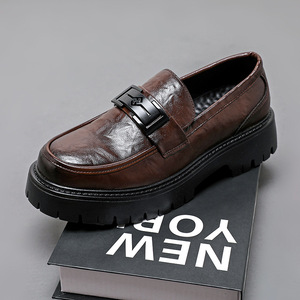 Fabrication de chaussures décontractées sur mesure pour hommes, baskets en cuir véritable avec empiècements en daim, baskets de skateboard personnalisées - Product Image 1