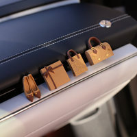 Diffuseur de parfum pour voiture en forme de boîte à cadeaux en plâtre de luxe fait à la main avec plusieurs designs de couleurs