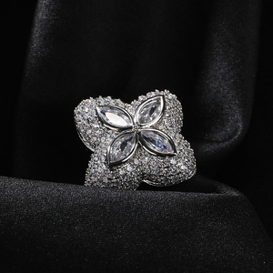 UWIN 5A CZ anillo <span class=keywords><strong>de</strong></span> trébol <span class=keywords><strong>de</strong></span> cuatro hojas <span class=keywords><strong>para</strong></span> hombres <span class=keywords><strong>y</strong></span> mujeres color verde claro CZ trébol joyería - Product Image 6