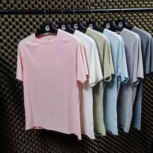 Maglietta Sportiva Leggera da Uomo in Spandex OEM&ODM, Personalizzabile, Manica Corta, Asciugatura Rapida, per Fitness e Corsa - Product Image 4