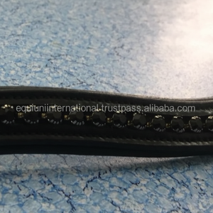 Banda Frontal Acolchada de 6 mm para Caballo, Color Negro, Accesorio Elegante para Brida, Cómodo y Elegante para Montar a Caballo y Exhibiciones - Product Image 1