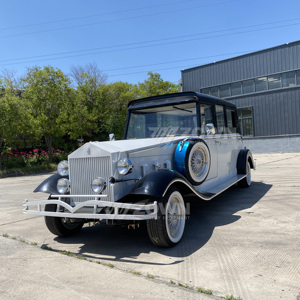 Coche de Lujo Bicolor Blanco y Negro, Estilo Vintage, Eléctrico, con Llanta de Repuesto, para Bodas y Eventos - Product Image 6