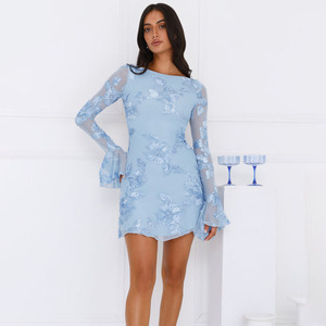 Vestido de fiesta sexy ajustado con cuello barco, mangas acampanadas de malla transparente y flores 3D - Product Image 2