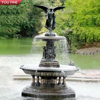 Fontaine d'eau en marbre de jardin d'extérieur avec sculpture d'oiseau en bronze