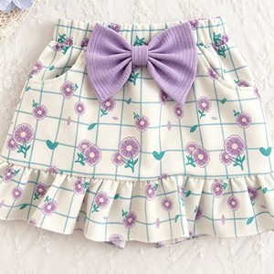 Set di vestiti estivi per bambina, top corto a costine, gonna con volant floreale, completo in 2 pezzi per l'uso quotidiano e il gioco all'aperto - Product Image 4