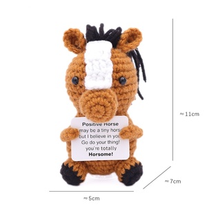 Poney en laine tricotée fait main, figurine positive en crochet, cadeau créatif pour l'encouragement et le soutien émotionnel des amis - Product Image 4