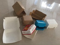 Machine automatique de formation de boîtes à repas en papier