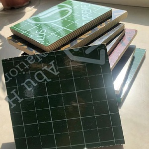 แผ่นไม้อัดเคลือบฟิล์<span class=keywords><strong>ม</strong></span>พีวีซีสีเขียว ป้องกันการลื่นไถล คุณภาพสูง ได้รับการรับรองมาตรฐาน E0 รับประกัน 3 ปี ขนาด 4x8 สำหรับงานปูพื้น - Product Image 4