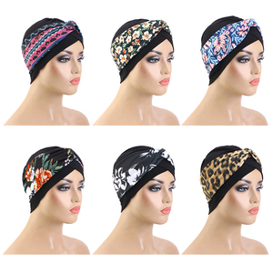 Phụ Nữ Mới Của Hồi giáo Bên Trong Hijab Satin Lụa Căng Hoa In Đầu Bọc Với Bow Và Lá Mô Hình 26 Màu Sắc Có Sẵn - Product Image 4