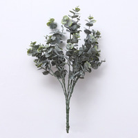 Guirlande de fausses fleurs d'eucalyptus au toucher réel en gros Feuilles artificielles Tiges florales pour Noël Arrangement floral Déco de vacances