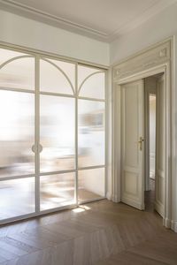 <span class=keywords><strong>Puertas</strong></span> Francesas <span class=keywords><strong>de</strong></span> Acero con Doble Vidrio y Marco Estrecho <span class=keywords><strong>Blanco</strong></span>, Diseño <span class=keywords><strong>de</strong></span> Rejillas, con Bisagras Negras para Casas - Product Image 5