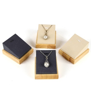Présentoirs à bijoux en bois personnalisés en gros, supports de rangement pour bijoux, présentoirs pour colliers - Product Image 2