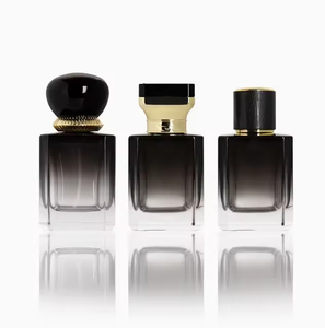 ขวดน้ำหอมแก้วทรงสี่เหลี่ยมพรีเมียมขายส่ง ขนาด 30 มล., 50 มล., 100 มล. สีดำหรูหรา - Product Image 1