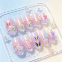 Breloques pour ongles en résine 3D en forme de papillon de dessin animé, ornements pour ongles en forme de papillon colorés et scintillants, mini décorations pour ongles Kawaii pour manucure DIY