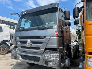Camion tracteur d'occasion Sinotruk Euro2 Diesel 6X4 à direction à gauche HOWO 10 roues avec capacité de charge de 21-30T, 371 ch, caméra arrière 360° - Product Image 2