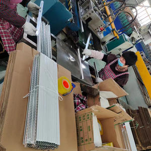 Plaques <span class=keywords><strong>de</strong></span> <span class=keywords><strong>plafond</strong></span> suspendu en PVC et gypse 2x2, accessoires <span class=keywords><strong>de</strong></span> décoration, grille en T, angle - Product Image 3