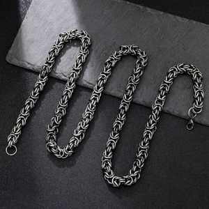 Collar de Cadena Bizantina Negra Vintage de Alta Calidad ZorynJewelry, Acero Inoxidable 316L, Envío Inmediato, Aniversario - Product Image 4