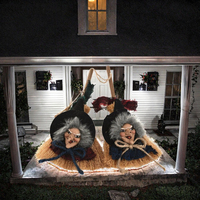 Décorations d'Halloween : Pendentif Balai de Sorcière, Décoration de Porte Magique en Bois, Accessoires Squelette Non Toxiques et Durables pour Intérieur/Extérieur – Nouveauté Tendance