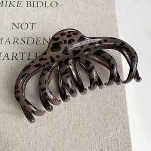 Pinza de Pelo Grande de Plástico con Diseño de Calabaza y Puntos Brillantes Estilo Coreano, Accesorio de Pelo Sencillo y Moderno, Regalo para Fiesta de Graduación - Product Image 4