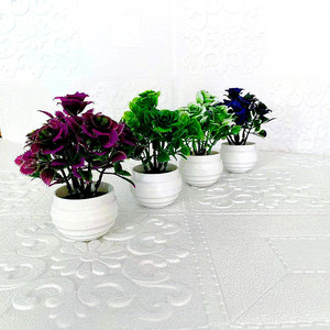 Plante artificielle en pot Qi Xing, rose, 13 cm, plastique, décoration d'intérieur, petit ornement - Product Image 1