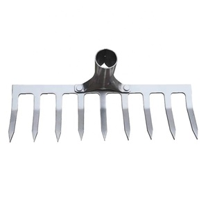 Outil agricole 12 boîtes 14 boîtes 16 boîtes 18 dents Agriculture <span class=keywords><strong>râteau</strong></span> à feuille à main <span class=keywords><strong>râteau</strong></span> à sol de <span class=keywords><strong>jardin</strong></span> avec longue poignée - Product Image 6