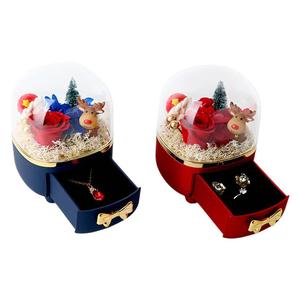 Caja de Regalo y Joyería Navideña Cilíndrica y Elegante con Diseño de Flor Eterna - Product Image 5