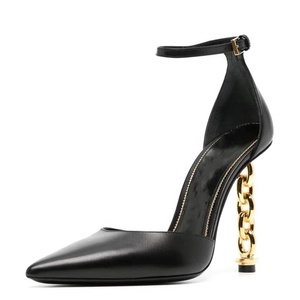Sandalias de tacón de metal únicas para mujer, estilo stiletto, con hebilla en el tobillo, para fiesta u oficina, zapatos de tacón alto y fino con punta cerrada. - Product Image 2