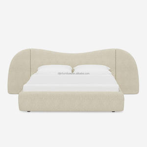 <span class=keywords><strong>Letto</strong></span> King Size <span class=keywords><strong>con</strong></span> Testiera Alta Imbottita e Base a Piattaforma <span class=keywords><strong>con</strong></span> Testiera a Forma di Onda - Product Image 3