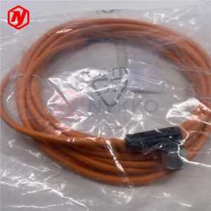 Câble M12 à 4 broches Ifm EVT007 d'origine, 10 mètres, avec connecteur coudé femelle pour utilisation sur les grandes machines EVT007 - Product Image 1