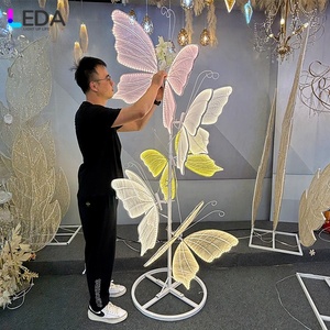 LEDA encantador LED mariposa soporte fiesta ACCESORIOS 4 cabeza ajustable amarillo Rosa Blanco mariposa luz para decoración de boda - Product Image 1