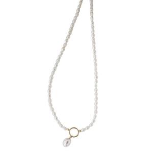 Collier pendentif en chaîne de clavicule en perles de riz d'eau douce ultra-fines enveloppées d'or 14 carats, perle baroque à forte luminosité - Product Image 4