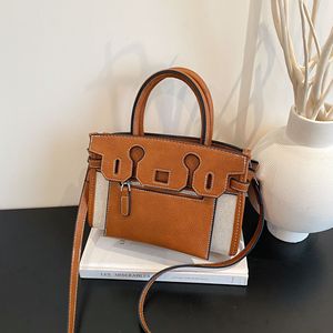 2026 复古小号手提包女式设计师单肩包女士奢华手提包 PU 四季通用便携日常使用 - Product Image 1