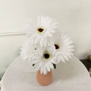Vendita calda a buon mercato <span class=keywords><strong>di</strong></span> buona qualità fiore artificiale bianco 5 teste <span class=keywords><strong>di</strong></span> seta Bouquet <span class=keywords><strong>di</strong></span> <span class=keywords><strong>fiori</strong></span> <span class=keywords><strong>di</strong></span> gemionship per il fiore della parete del giardino <span class=keywords><strong>di</strong></span> casa - Product Image 1