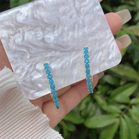 Boucles d'oreilles à la mode en zircon plaqué or 18 carats dans divers styles pour un usage quotidien, des cadeaux élégants et rétro