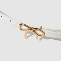 Ceinture fine blanche personnalisable pour femme, avec fermoir nœud ajouré doré ; Parfaite pour porter avec des jeans, des jupes et des robes