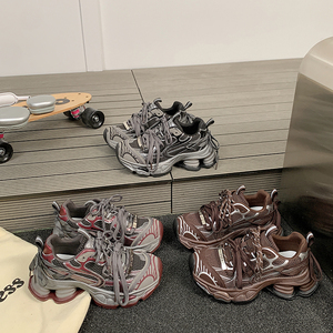 En Kaliteli Tasarımcı Lüks Yeni Stiller Kadın Erkek Günlük Ayakkabı Spor Ayakkabı Işıklı Kalın Taban Ayakkabılar - Product Image 3