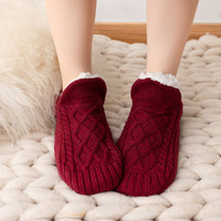Chaussettes d'intérieur confortables et douces en coton pour femme, antidérapantes, épaisses, tendance, collection hiver, chaudes
