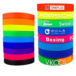 Bracelet en silicone personnalisé avec logo d'usine professionnelle, bracelet élastique en caoutchouc avec gravure, bracelets de sport et de mode - Product Image 3