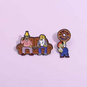 Al por mayor: Pines metálicos de dibujos animados, Pines de esmalte metálicos con temática de hadas y <span class=keywords><strong>Los</strong></span> <span class=keywords><strong>Simpson</strong></span>, Broches de anime bonitos para Halloween y Día Nacional, Pines para ropa - Product Image 2