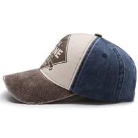 Gorra de béisbol Block Vintage de algodón lavado con borde desgastado del mismo color, estampado gráfico frontal con logo y visera curva