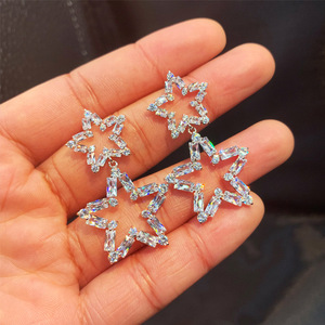 Orecchini Pendenti MiaB Star in Oro Bianco con Cristalli e Strass, Gioielli di Lusso da Donna per Feste - Product Image 3