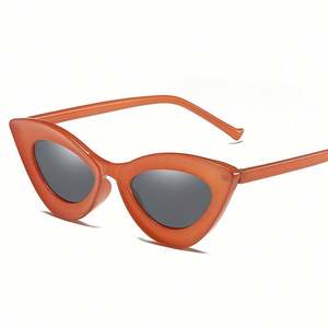 Vente en gros de lunettes de soleil triangulaires à monture PC personnalisées pour femmes, lunettes de soleil œil de chat petites UV400 pour femmes - Product Image 4