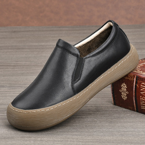Chaussures d'hiver en cuir véritable pour hommes, à enfiler, bout rond, doublure en peluche, chaudes et confortables, semelle extérieure en caoutchouc, semelle intermédiaire en EVA, type botte à la cheville - Product Image 1