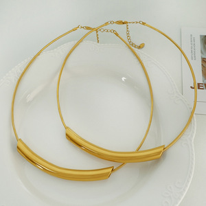 สร้อยคอแฟชั่นทรงเรขาคณิต ดีไซน์โค้ง ชุบทอง 18k ทำจากไทเทเนียมสตีล เครื่องประดับสำหรับผู้หญิง - Product Image 1
