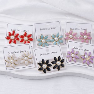 Orecchini a Perno da Donna alla Moda con Fiore a Goccia e Perle, Placcati, in Acciaio Inossidabile, Gioielli di Moda - Product Image 1