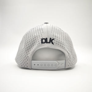 หมวกแก๊ปปักโลโก้ยางแบบกำหนดเองสำหรับผู้ชาย ทรงแบน 6 แผง เจาะรูด้วยเลเซอร์ กันน้ำ หมวกเบสบอล หมวกพิมพ์ลาย หมวกทรงแด๊ด - Product Image 5